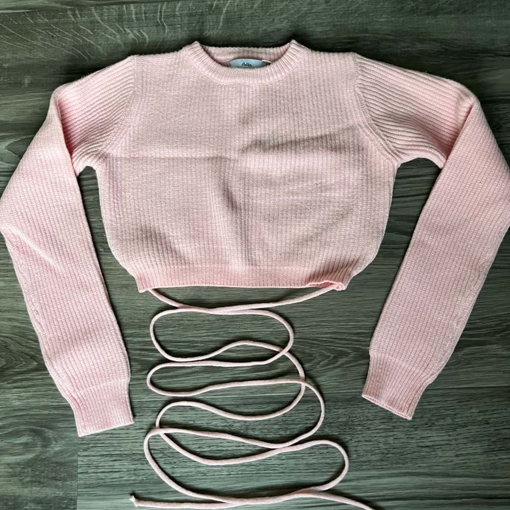 Adika - Pink tie cropped sweater